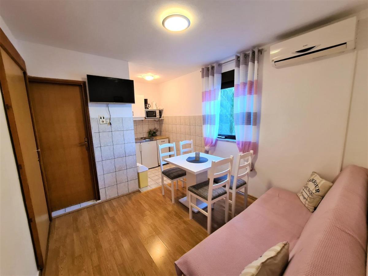 Cosic Apartmani Игране Екстериор снимка